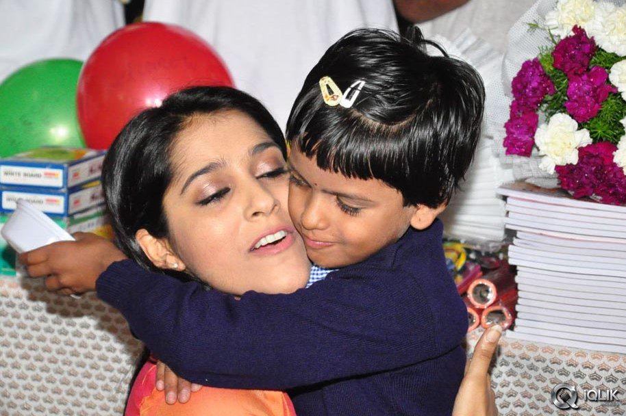 Rashmi-Goutham-And-Getup-Srinu-At-Akshara-Kalasha-Foundation